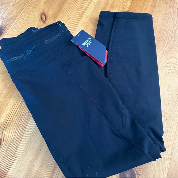 Reebok Leggings Favorite 7/8 High Rise 
Black 
Size S 
Side Pocket
NWT Athletic - Picture 1 of 8